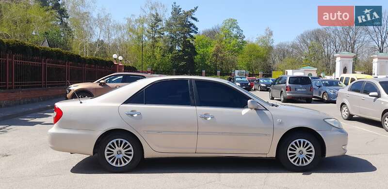 Седан Toyota Camry 2004 в Белой Церкви
