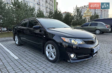Седан Toyota Camry 2013 в Івано-Франківську
