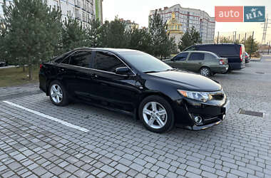 Седан Toyota Camry 2013 в 
