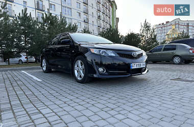 Седан Toyota Camry 2013 в 