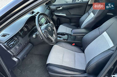 Седан Toyota Camry 2013 в 