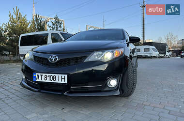 Седан Toyota Camry 2013 в 