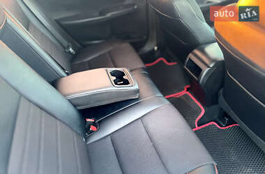 Седан Toyota Camry 2015 в 