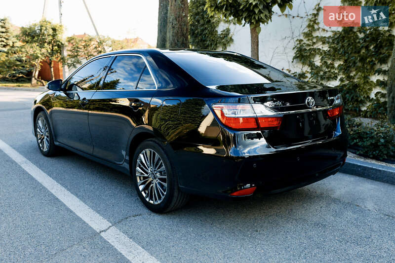 Седан Toyota Camry 2014 в Дніпрі