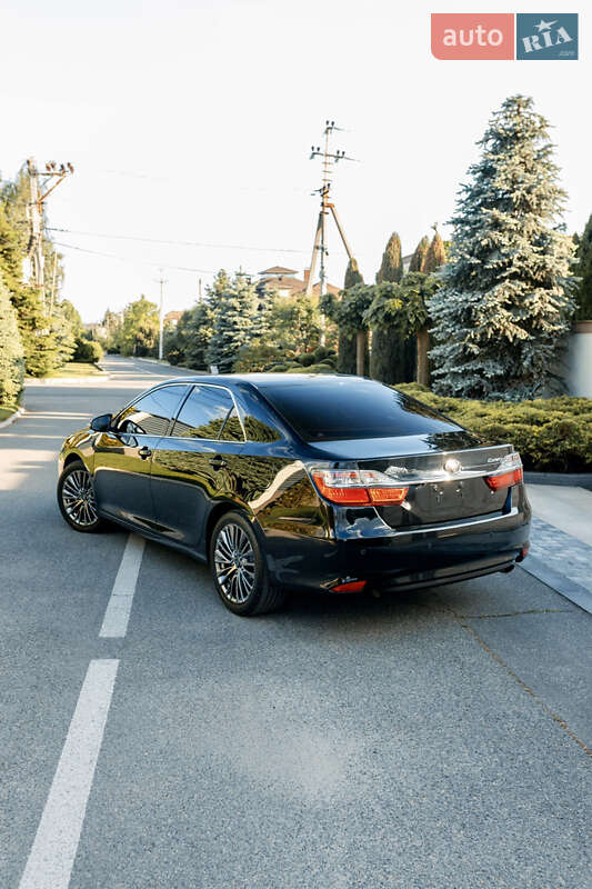 Седан Toyota Camry 2014 в Дніпрі
