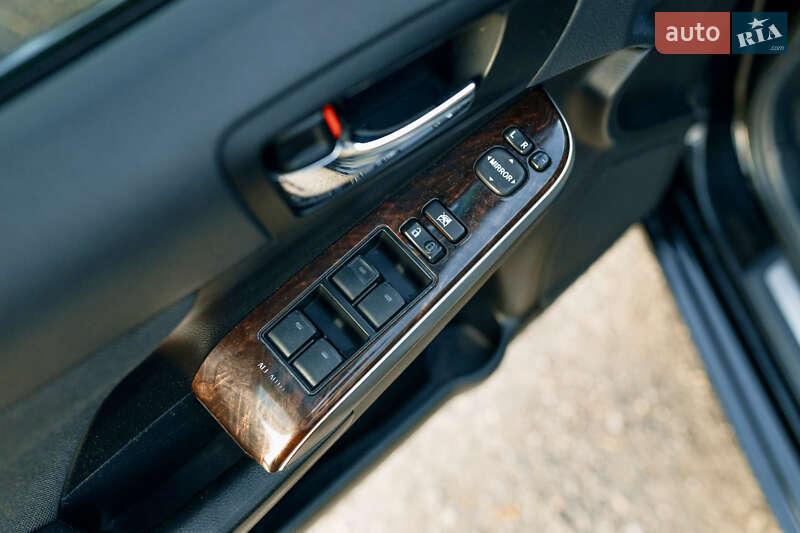Седан Toyota Camry 2014 в Дніпрі