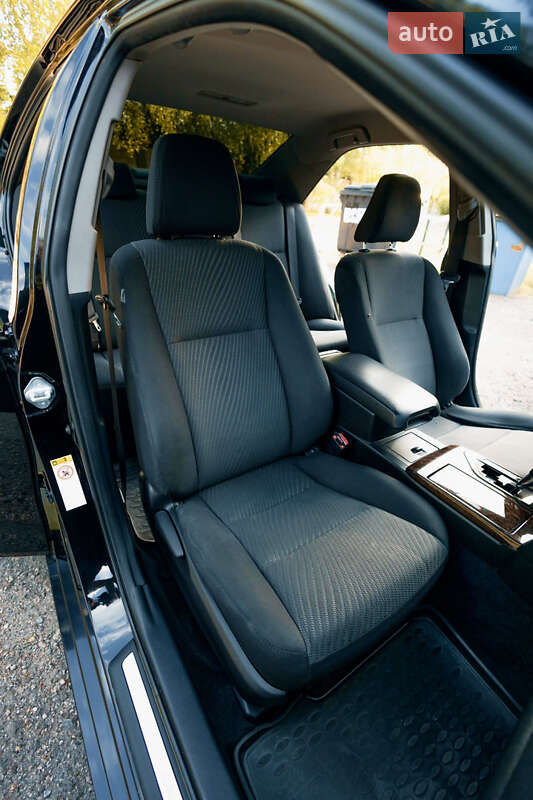 Седан Toyota Camry 2014 в Дніпрі