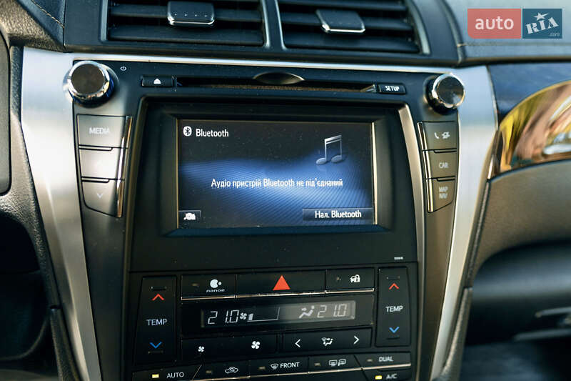 Седан Toyota Camry 2014 в Дніпрі