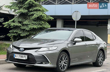 Седан Toyota Camry 2023 в Києві