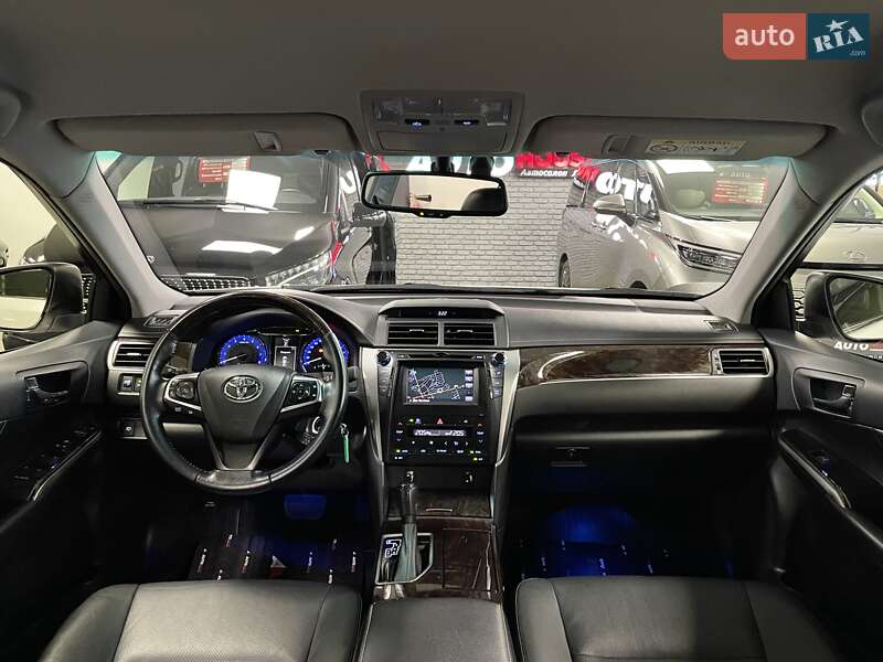 Седан Toyota Camry 2017 в Львові