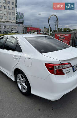 Седан Toyota Camry 2012 в 