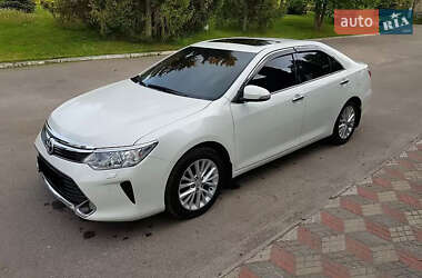 Седан Toyota Camry 2014 в Кривом Роге