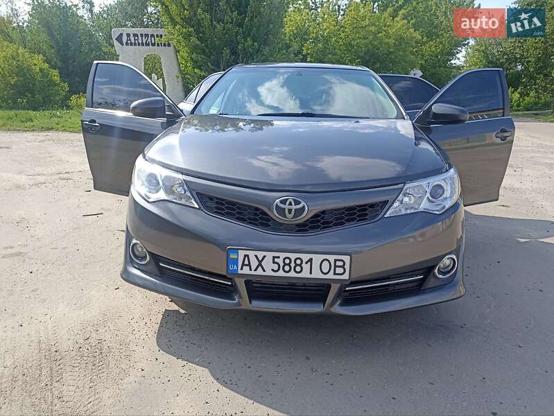 Toyota Camry 2014