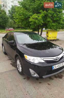 Седан Toyota Camry 2012 в Киеве