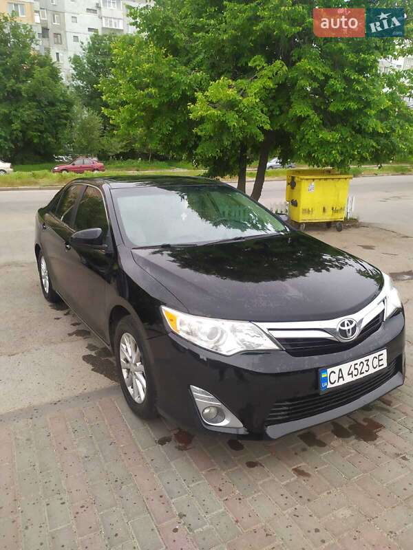 Седан Toyota Camry 2012 в Киеве