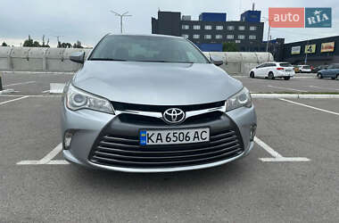 Седан Toyota Camry 2016 в Києві