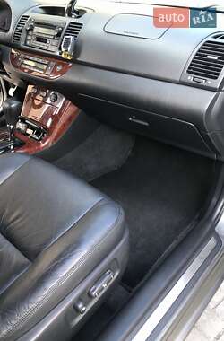 Седан Toyota Camry 2005 в 