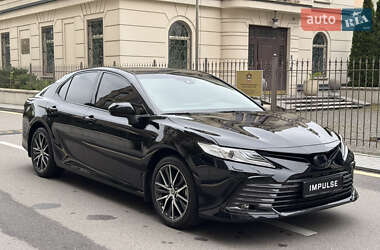 Седан Toyota Camry 2024 в 