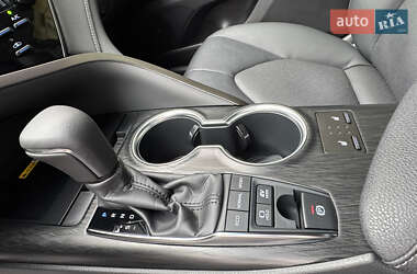 Седан Toyota Camry 2024 в 