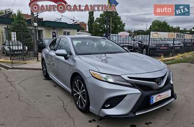 Седан Toyota Camry 2018 в Николаеве