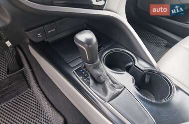 Седан Toyota Camry 2018 в 