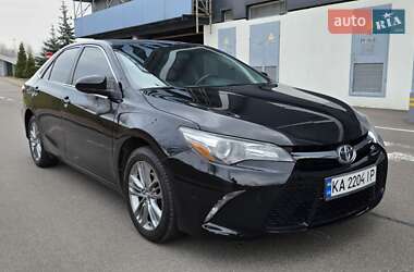 Седан Toyota Camry 2016 в Киеве
