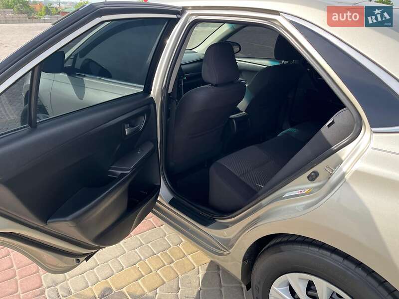 Седан Toyota Camry 2016 в Харкові
