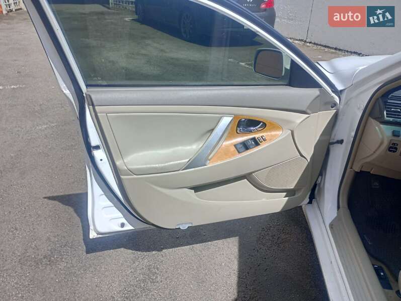 Седан Toyota Camry 2006 в Києві