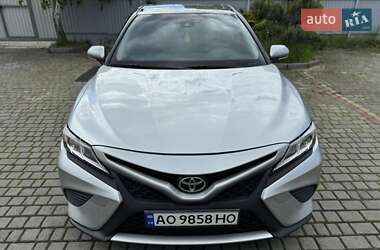 Седан Toyota Camry 2017 в 