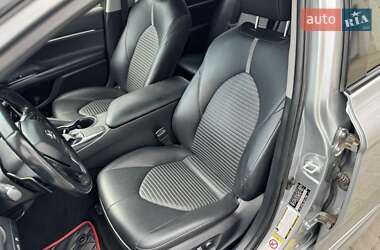 Седан Toyota Camry 2017 в 