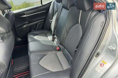Седан Toyota Camry 2017 в 