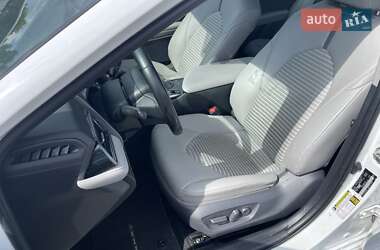 Седан Toyota Camry 2019 в 