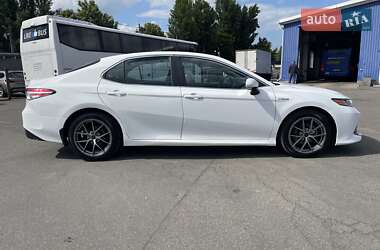 Седан Toyota Camry 2019 в 