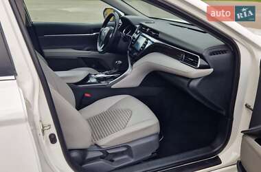 Седан Toyota Camry 2019 в 