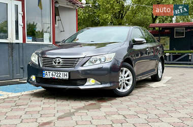 Седан Toyota Camry 2012 в Львові