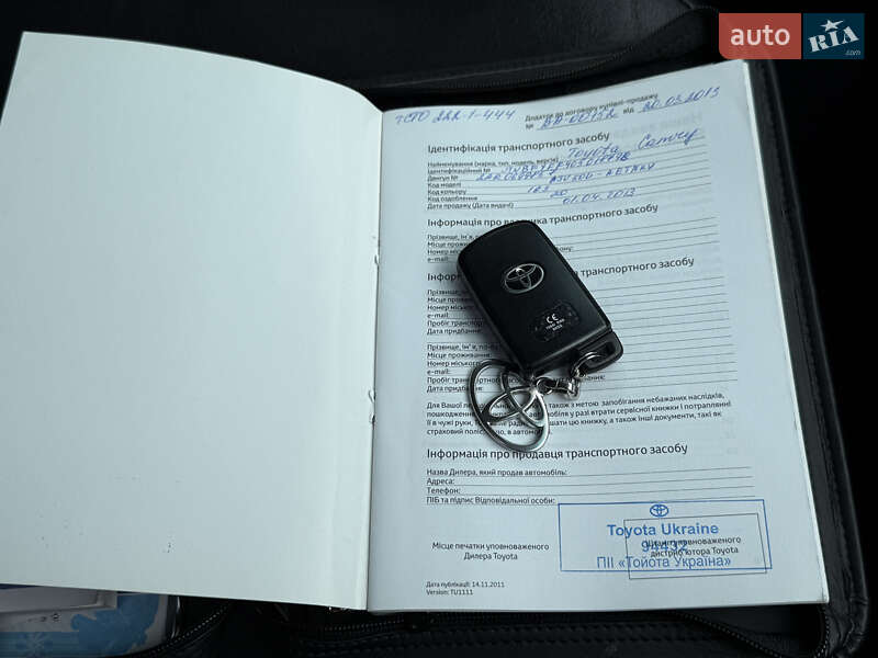 Седан Toyota Camry 2012 в Львові