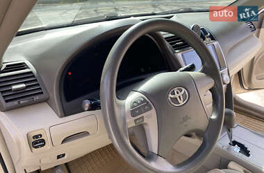 Седан Toyota Camry 2010 в 