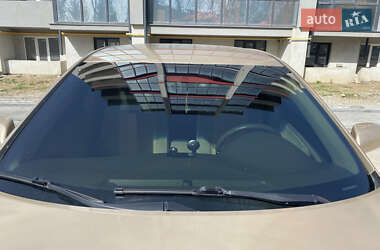 Седан Toyota Camry 2010 в 