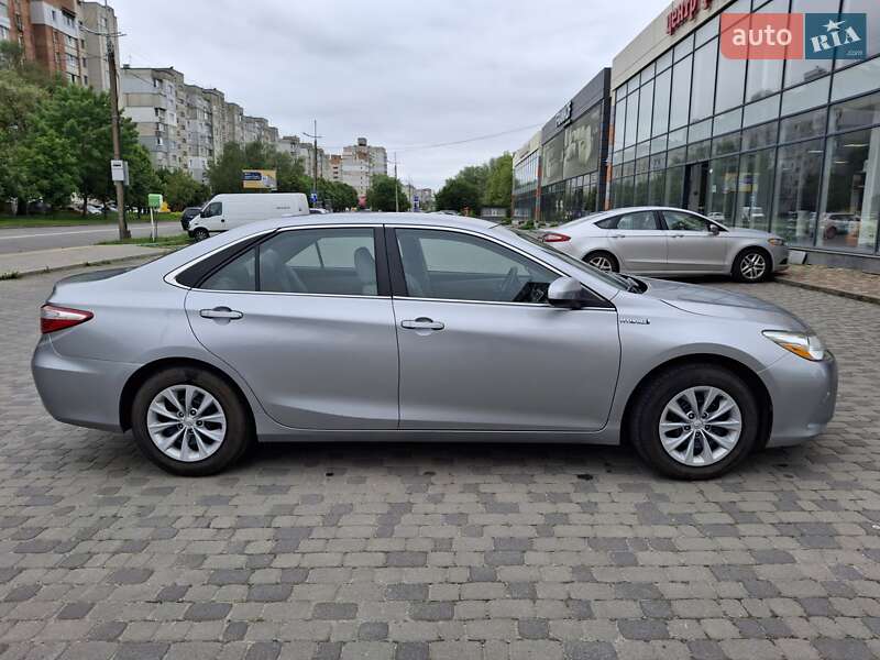 Седан Toyota Camry 2015 в Хмельницькому