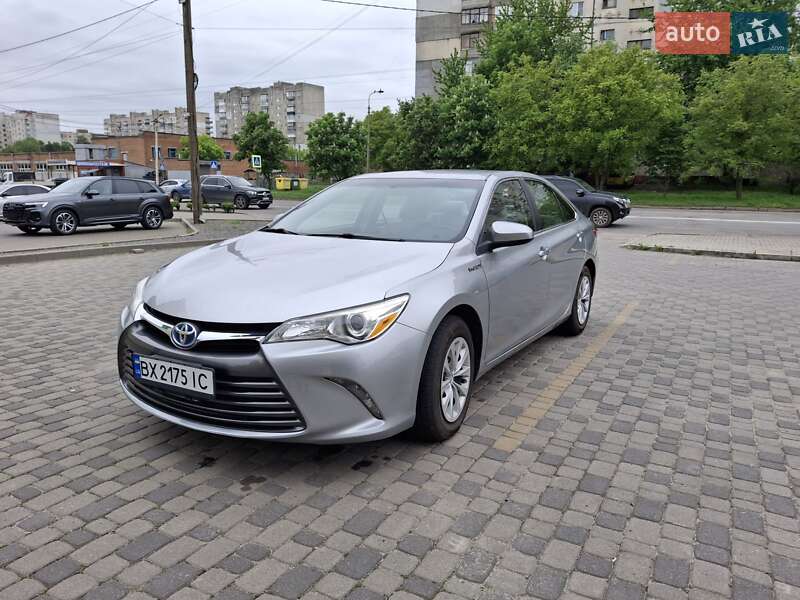 Седан Toyota Camry 2015 в 