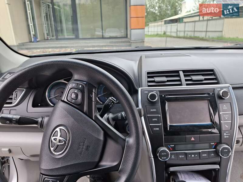 Седан Toyota Camry 2015 в Хмельницькому