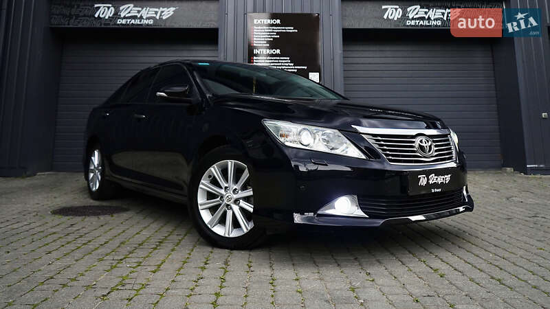 Седан Toyota Camry 2012 в 
