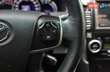 Седан Toyota Camry 2012 в 
