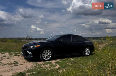 Седан Toyota Camry 2019 в Дніпрі