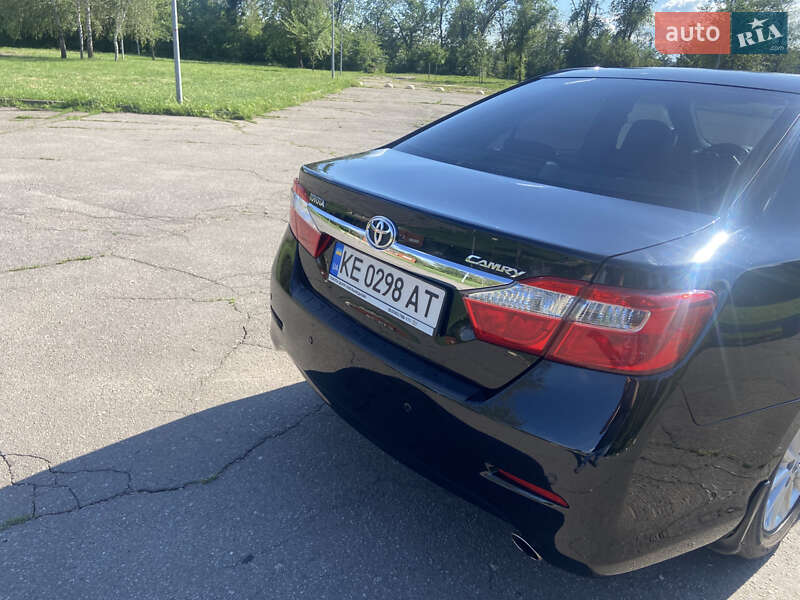 Седан Toyota Camry 2011 в Кривому Розі