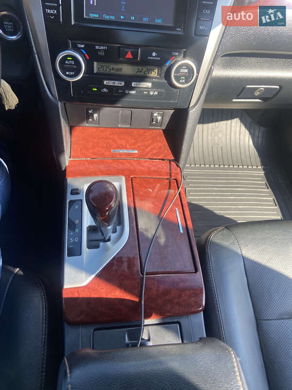 Седан Toyota Camry 2011 в Кривому Розі