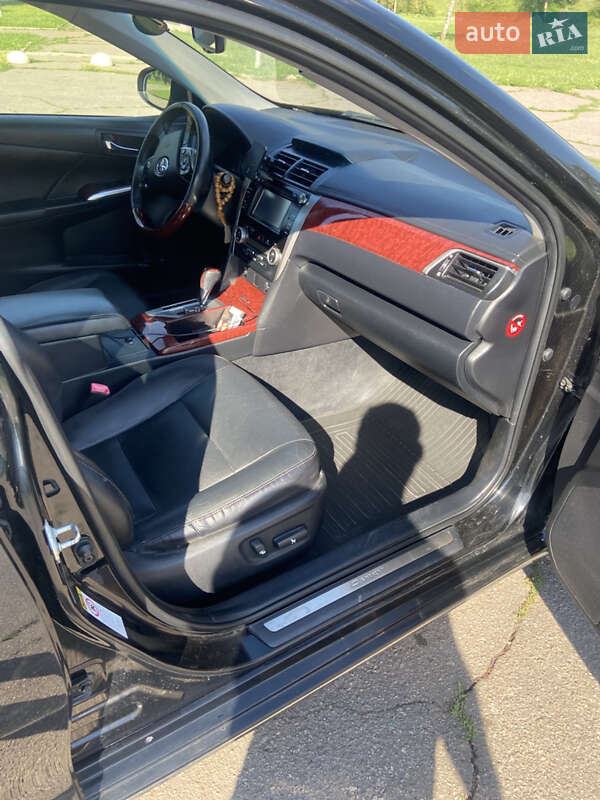 Седан Toyota Camry 2011 в Кривому Розі