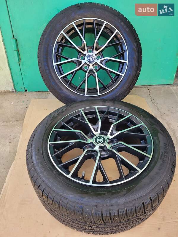 Седан Toyota Camry 2018 в Великій Михайлівці