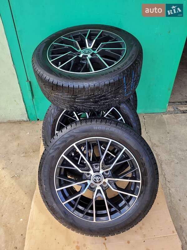 Седан Toyota Camry 2018 в Великій Михайлівці