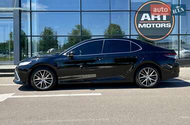 Седан Toyota Camry 2023 в 
